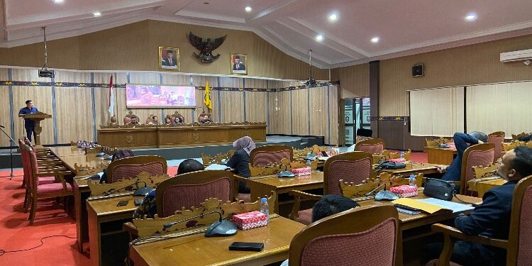FOTO: DIAN/MATA KALTENG - Penyampaian hasil reses anggota DPRD Kabupaten Kotawaringin Timur kepada pemerintah daerah setempat.