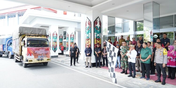 FOTO: MATAKALTENG - Pelepasan bantuan korban banjir di wilayah Kalteng.