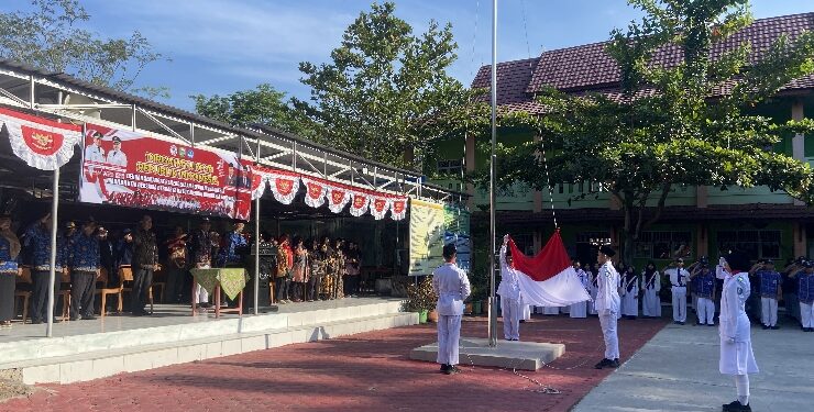 FOTO : DOK/MATA KALTENG - Upacara bendera di SMPN 2 Sampit.