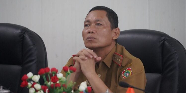 FOTO: MATAKALTENG - Sahli Gubernur Kalteng Bidang Ekonomi, Keuangan dan Pembangunan Yuas Elko ikuti rakor pengendalian inflasi bersama Menteri Dalam Negeri secara virtual.