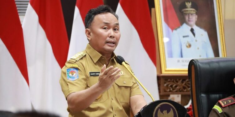 FOTO: MATAKALTENG - Gubernur Kalimantan Tengah (Kalteng), Sugianto Sabran saat mengikuti rangkaian kickoff di Aula Jayang Tingang.