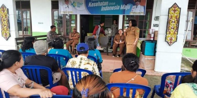 FOTO : DINKES GUMAS/MATA KALTENG - TPPS Kabupaten Gumas melakukan sosialisasi Jaga Huma Lewu cegah stunting, di Kecamatan Kahayan Hulu Utara, belum lama ini.