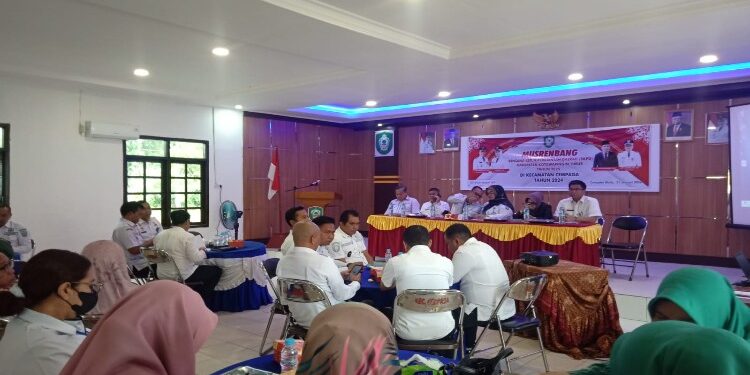 FOTO: IST/MATAKALTENG - Wakil Bupati Kotim Irawati saat menghadiri Musrenbang di Kecamatan Cempaga, Rabu 31 Januari 2024.
