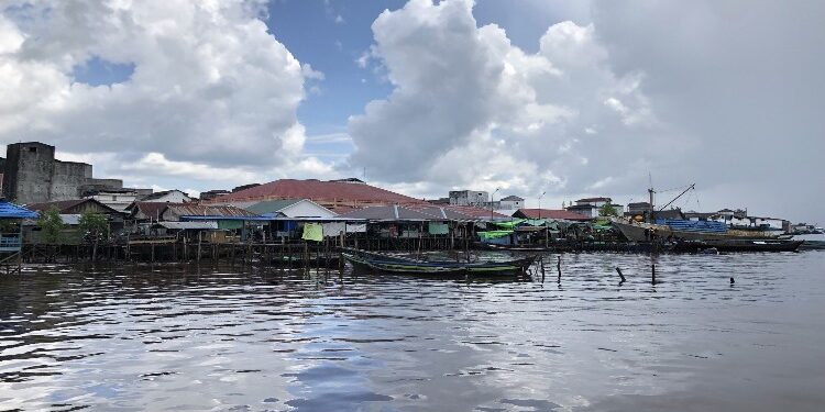 FOTO: DOK/DIAN MATA KALTENG - Suasana pinggiran sungai mentaya Sampit.