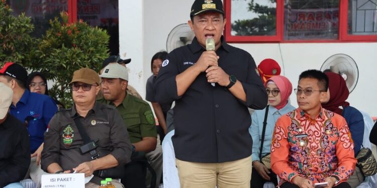 FOTO: MATAKALTENG - Wagub Buka Pasar Penyeimbang di Kecamatan Laung Tuhup Murung Raya.