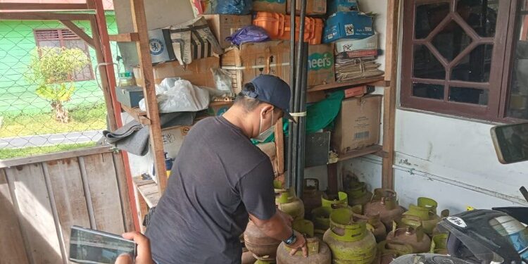 FOTO: IST/MATAKALTENG - Warung gas Lpg ilegal yang digerebek polisi.
