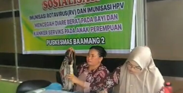 FOTO : DIAN/MATA KALTENG - Kegiatan posyandu balita dan sosialisasi kesehatan di Jalan Saudara, Kelurahan Sawahan, Kecamatan MB Ketapang, Kotim.