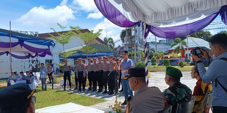 FOTO : DISKOMINFO SANTIK/MATA KALTENG - Bupati Gumas Jaya S Monong ketika memberikan arahan pada kegiatan TFG, yang digelar oleh polres setempat, Sabtu 3 Februari 2024.