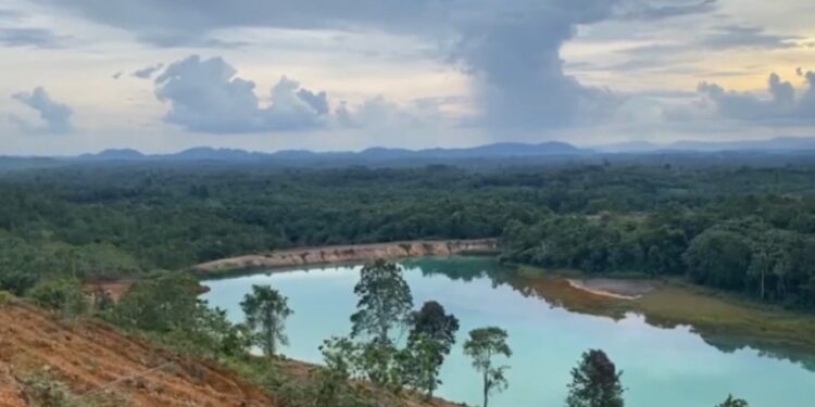 FOTO: IST/MATA KALTENG - Salah satu tempat wisata yaitu danau biru di Kecamatan Antang Kalang, Kotim.