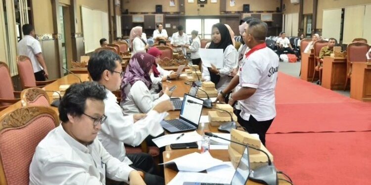 Foto: IST/MATA KALTENG - Road show SPT Tahunan di DPRD Kotim.
