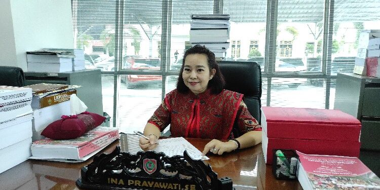 FOTO: MATAKALTENG - Anggota Komisi II DPRD Kalteng, Ina Prayawati.