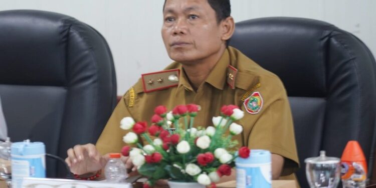 FOTO: MATAKALTENG - Sahli Gubernur Kalteng Bidang Ekonomi, Keuangan dan Pembangunan Yuas Elko hadiri Rakor Pengendalian Inflasi Daerah secara virtual.