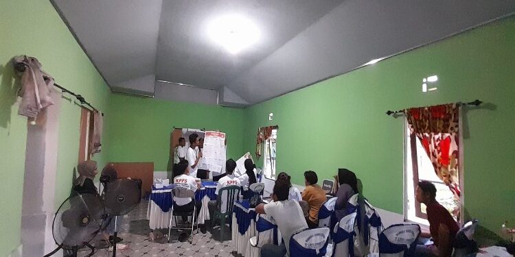 FOTO: AKH/MATAKALTENG - Proses penghitungan suara di salah satu TPS di Kelurahan Mendawai Kecamatan Sukamara.