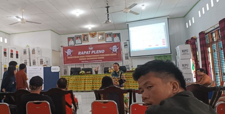 FOTO : PPK KURUN/MATA KALTENG - PPK Kurun ketika melaksanakan rapat pleno rekapitulasi hasil penghitungan perolehan suara pada pemilu tahun 2024, di aula kantor Kecamatan Kurun, Sabtu, 17 Februari 2024.