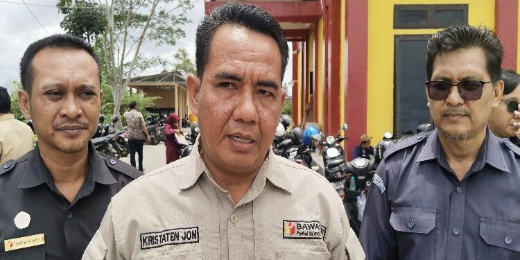 FOTO: AGUS/MATA KALTENG - Kristaten Jon, Divisi Hukum dan Penyelesaian Sengketa Badan Pengawas Pemilu (Bawaslu) Provinsi Kalimantan Tengah.