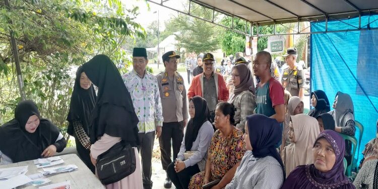 FOTO: AKH/MATAKALTNEG - Kegiatan Pemungut suara di TPS di Sukamara pada 14 Februari 2024.