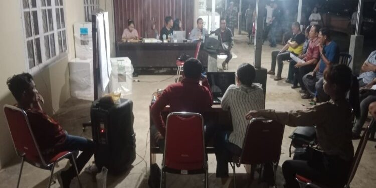 FOTO: IST/MATAKALTENG - Situasi di lokasi usai ketegangan saat rekapitulasi Tps di samping rumah Jabatan Camat Cempaga Hulu.