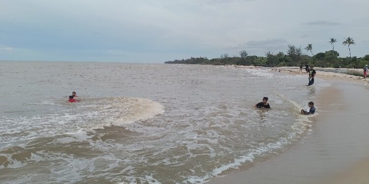 FOTO: AKH/MATAKALTENG - Lokasi Wisata Pantai Lunci yang diduga sempat heboh kemunculan buaya muara.