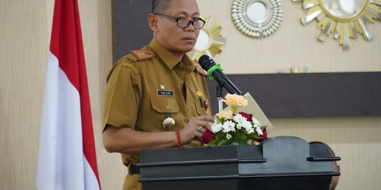 FOTO: MATAKALTENG - Staf Ahli Gubernur Kalteng Bidang Ekonomi, Keuangan dan Pembangunan Yuas Elko saat membuka secara resmi FGD Optimalisasi Pendapatan Asli Daerah.