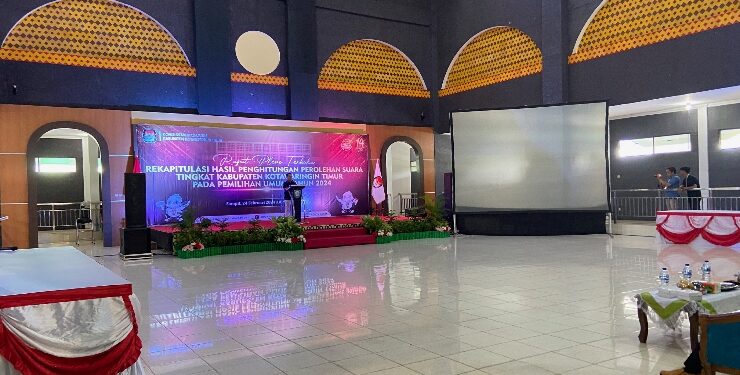FOTO : DIAN/MATA KALTENG - Rapat pleno terbuka rekapitulasi penghitungan suara di tingkat Kabupaten Kotim.