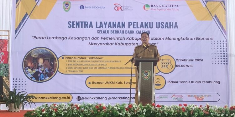 FOTO: PROKOM SERUYAN/MATA KALTENG - Pj Bupati Seruyan, Djainuddin Noor saat menghadiri agenda SELAKU Berkah di Tenis Indoor Kuala Pembuang, Selasa 27 Februari 2023.