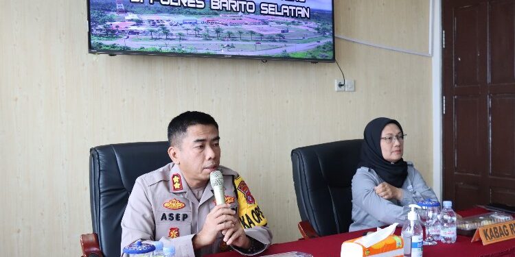 FOTO: MATAKALTENG - Kapolres Barsel, AKBP Asep Bangbang Saputra saat membuka kegiatan asistensi Zona Integritas.