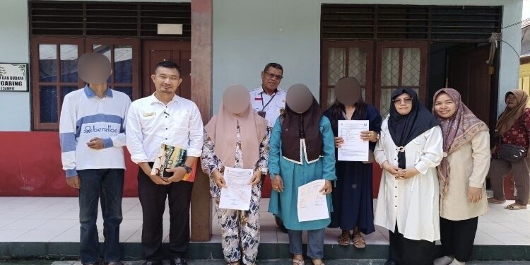 FOTO: IST/MATA KALTENG - Para orang tua korban dan pelaku tindak kekerasan di sekolah saat berdamai.