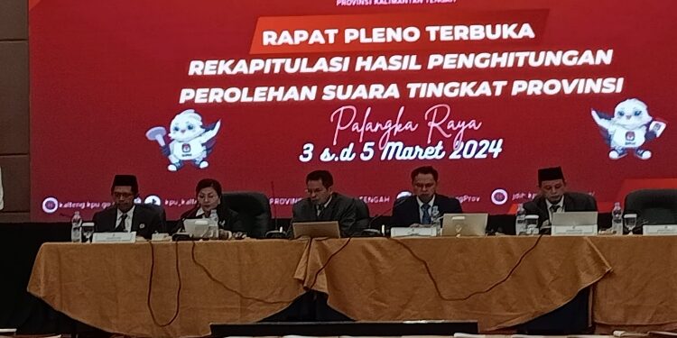 FOTO: OLIVIA/MATAKALTENG - Rapat pleno terbuka yang dilaksanakan KPU Kalteng di Palangka Raya, 3 Hinga 5 Maret 2024.