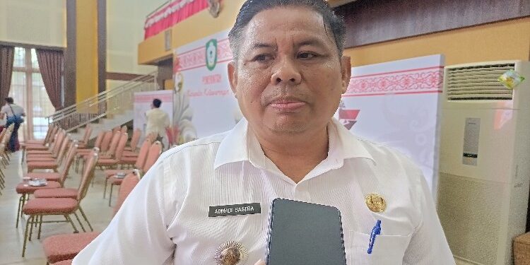 FOTO: MATAKALTENG - Camat Tualan Hulu, Admadisastra.