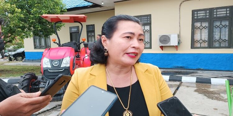 FOTO: MATAKALTENG - Anggota DPRD Kabupaten Gumas, Rayaniatie Djangkan.