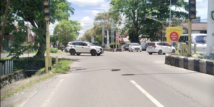 FOTO: AGUS/MATAKALTENG - Keadaan di lokasi perempatan Jalan Cilik Riwut dan Jalan Pramuka dan Jalan Pemuda, Kota Sampit, Kabupaten Kotawaringin Timur (Kotim).