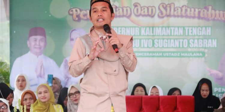 FOTO: MATAKALTENG - Gubernur Kalteng dan Istri gelar pengajian dengan penceramah Ustadz Maulana.