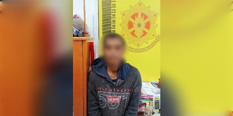 FOTO: IST/MATA KALTENG - Pelaku pencurian buah kelapa sawit milik PT MJSP, Kecamatan MHU, Kotim.