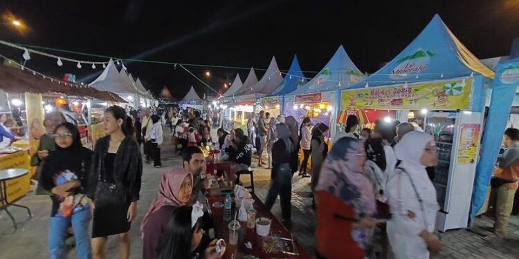 FOTO: DOK/MATA KALTENG - Suasana bazar di Kota Sampit beberapa waktu lalu.