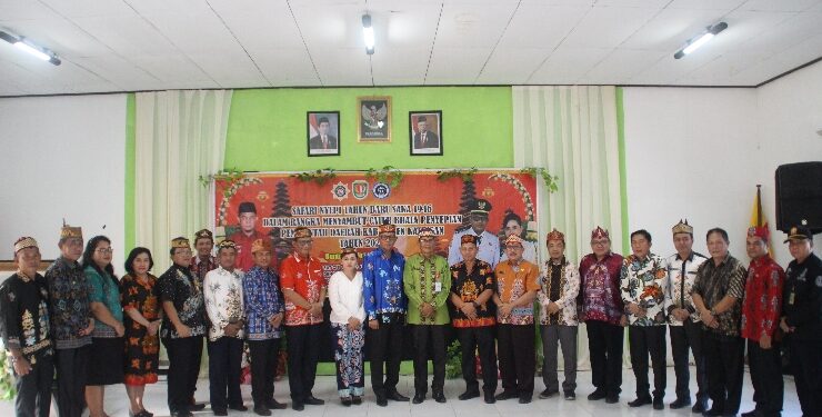 FOTO : IST/MATAKALTENG - Staf Ahli Bidang Ekonomi, Keuangan dan Pembangunan, Ganti Yapman melaksanakan Safari Nyepi Tahun Baru Saka, di Desa Buntut Bali Kecamatan Pulau Malan.