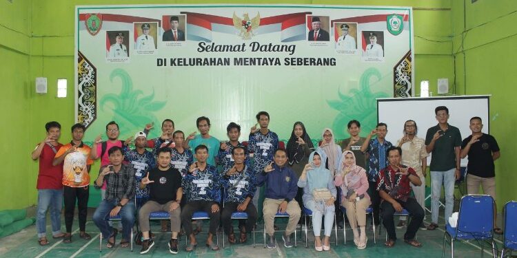 FOTO: IST/MATAKALTENG - Panitia Lomba Mancing Lestari usai melakukan rapat beberapa waiting lalu.