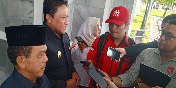 FOTO: OLIVIA/MATAKALTENG - Wakil Gubernur Kalteng, H Edy Pratowo saat diwawancarai wartawan, Senin 18 Maret 2024.
