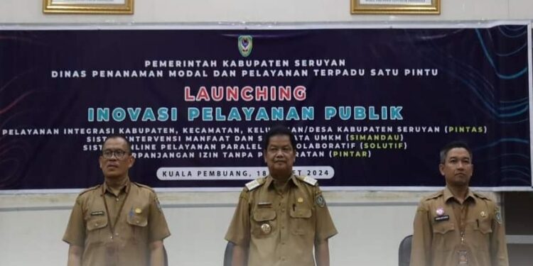 FOTO: PROKOM SERUYAN/MATA KALTENG - Pj Bupati Seruyan, Djainuddin Noor (tengah) saat menghadiri agenda launching inovasi pelayanan publik bidang perizinan dan non perizinan di Aula Bappeda Seruyan, kemarin.