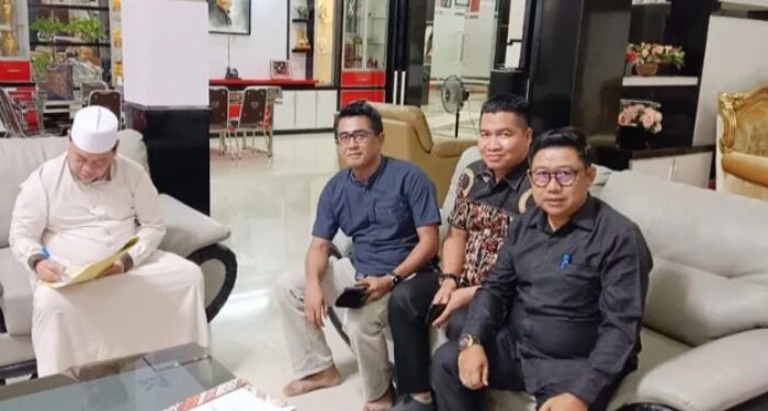FOTO: IST/MATA KALTENG - Kunjungan Anggota DPRD Kotim M Abadi dan Hairis Salamad ke rumah jabatan Bupati Kotim, 18 Maret 2024.