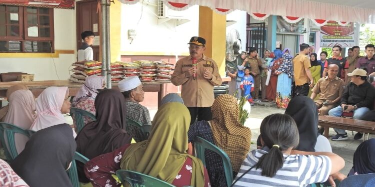 FOTO: IST/MATAKALTENG - Kegiatan pasar murah di Kabupaten Murung Raya, yang digelar pada 4 (empat) titik lokasi yaitu di Kelurahan Beriwit, Muara Tuhup, Muara Laung 2 dan Kelurahan Muara Laung.