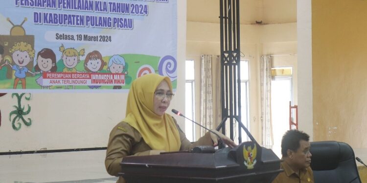 FOTO : AND/MATAKALTENG - Pj Bupati Pulang Pisau, Nunu Andriani mengahidiri rapat koordinasi (Rakor) hasil pelakasanaan penilaian Kabupaten Layak Anak (KLA) 2023 dan persiapan penilaian KLA Tahun 2024 Kabupaten Pulang Pisau.