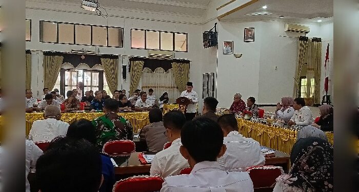 FOTO: DEVIANA/MATAKALTENG - Bupati Kotim, Halikinnor, saat membuka Musrenbang rancangan RKPD Kabupaten Kotim tahun 2025, Rabu, 20 Maret 2024.
