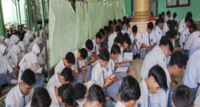 FOTO: IST/MATA KALTENG - Pesantren ramadhan di SMAN 3 Sampit.