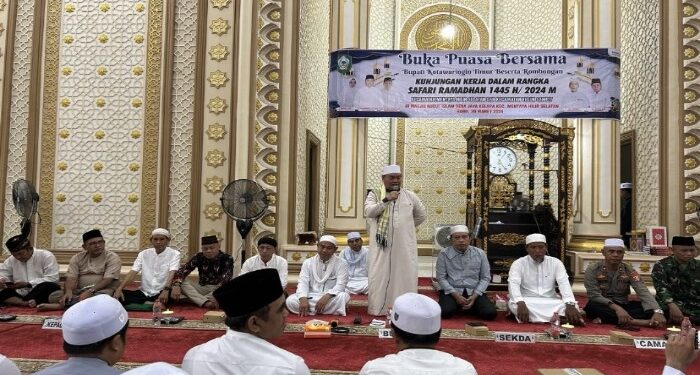 FOTO: IST/MATA KALTENG - Buka bersama Bupati Kotim di Desa Jaya Kelapa, Kecamatan Mentaya Hilir Selatan dalam rangka safari ramadhan, 20 Maret 2024.