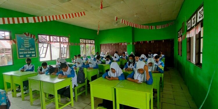 FOTO: DOK/MATA KALTENG - Suasana pembelajaran di SMPN 2 Sampit belum lama ini.