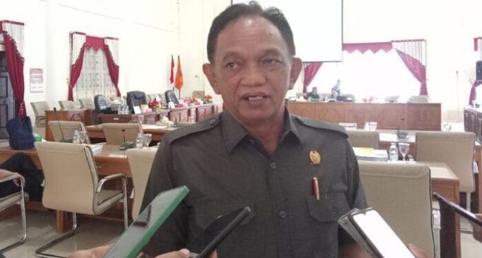 Foto : MATAKALTENG - H. Raden Sudarto anggota Komisi I DPRD Barsel.