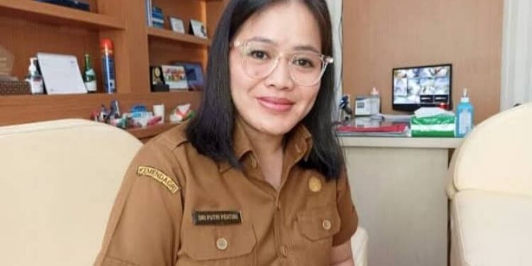 Kadisdik Pulpis, Sri Putri Pratiwi.