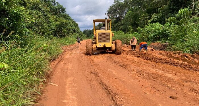FOTO: IST/MATA KALTENG - Perbaikan jalan yang melewati Kecamatan Seranau.