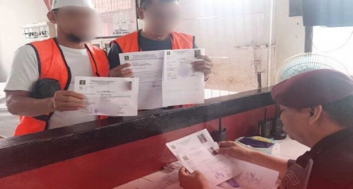 FOTO: IST/MATA KALTENG - Dua orang napi di Lapas Kelas II B Sampit yang dibebaskan.