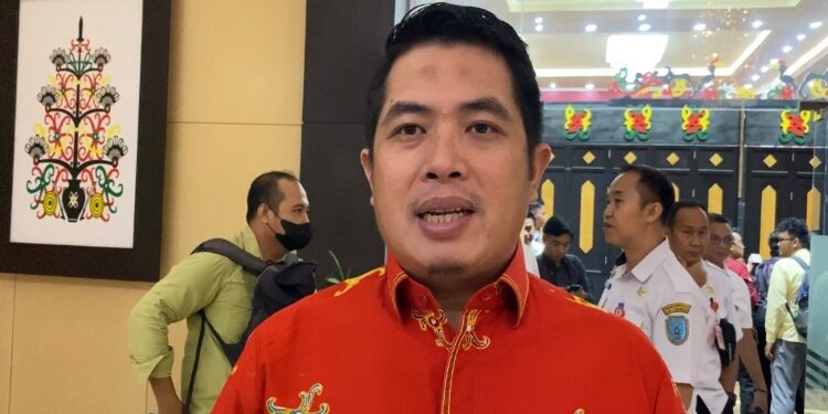 Plt Direktur Utama PT. Bank Kalteng, Marzuki.